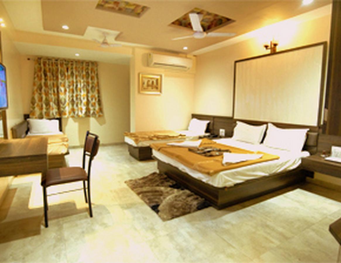Hotel Sai Suraj Park Shirdi Ngoại thất bức ảnh