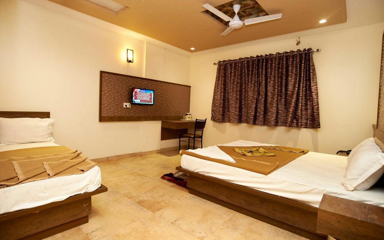 Hotel Sai Suraj Park Shirdi Ngoại thất bức ảnh