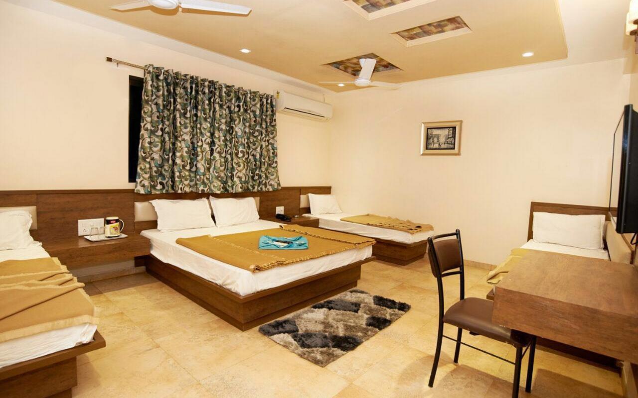 Hotel Sai Suraj Park Shirdi Ngoại thất bức ảnh