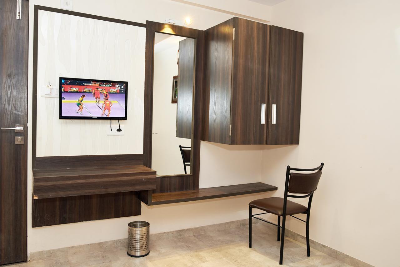 Hotel Sai Suraj Park Shirdi Ngoại thất bức ảnh