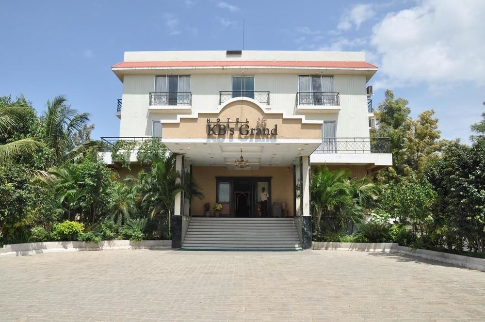 Hotel Sai Suraj Park Shirdi Ngoại thất bức ảnh