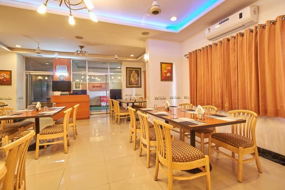 Hotel Sai Suraj Park Shirdi Ngoại thất bức ảnh