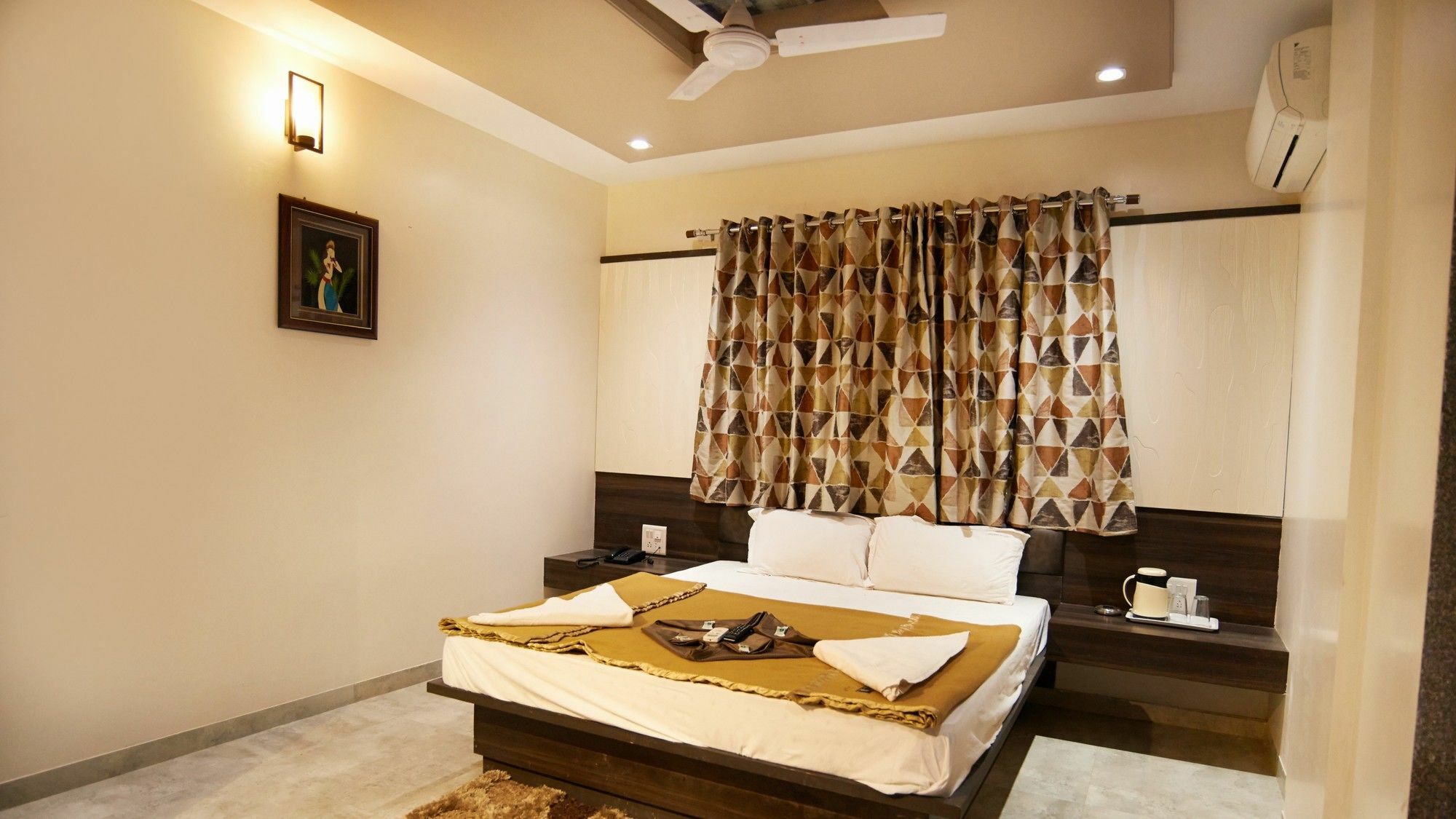 Hotel Sai Suraj Park Shirdi Ngoại thất bức ảnh