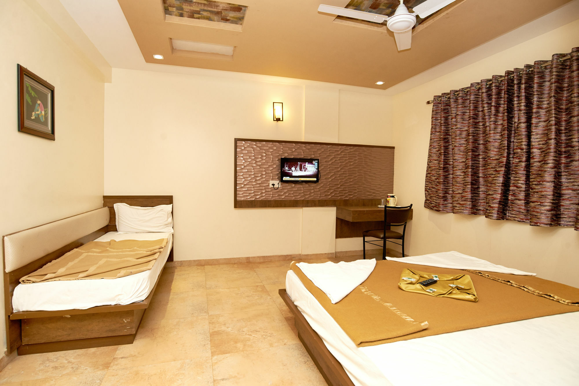 Hotel Sai Suraj Park Shirdi Ngoại thất bức ảnh