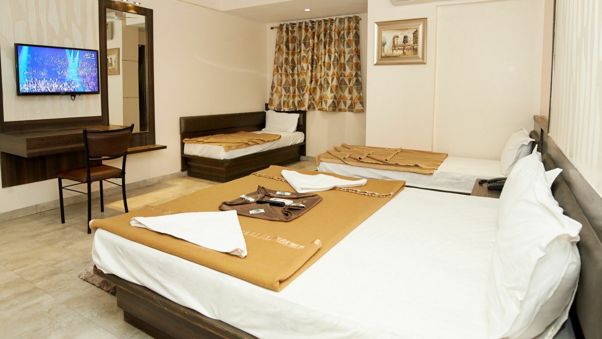 Hotel Sai Suraj Park Shirdi Ngoại thất bức ảnh