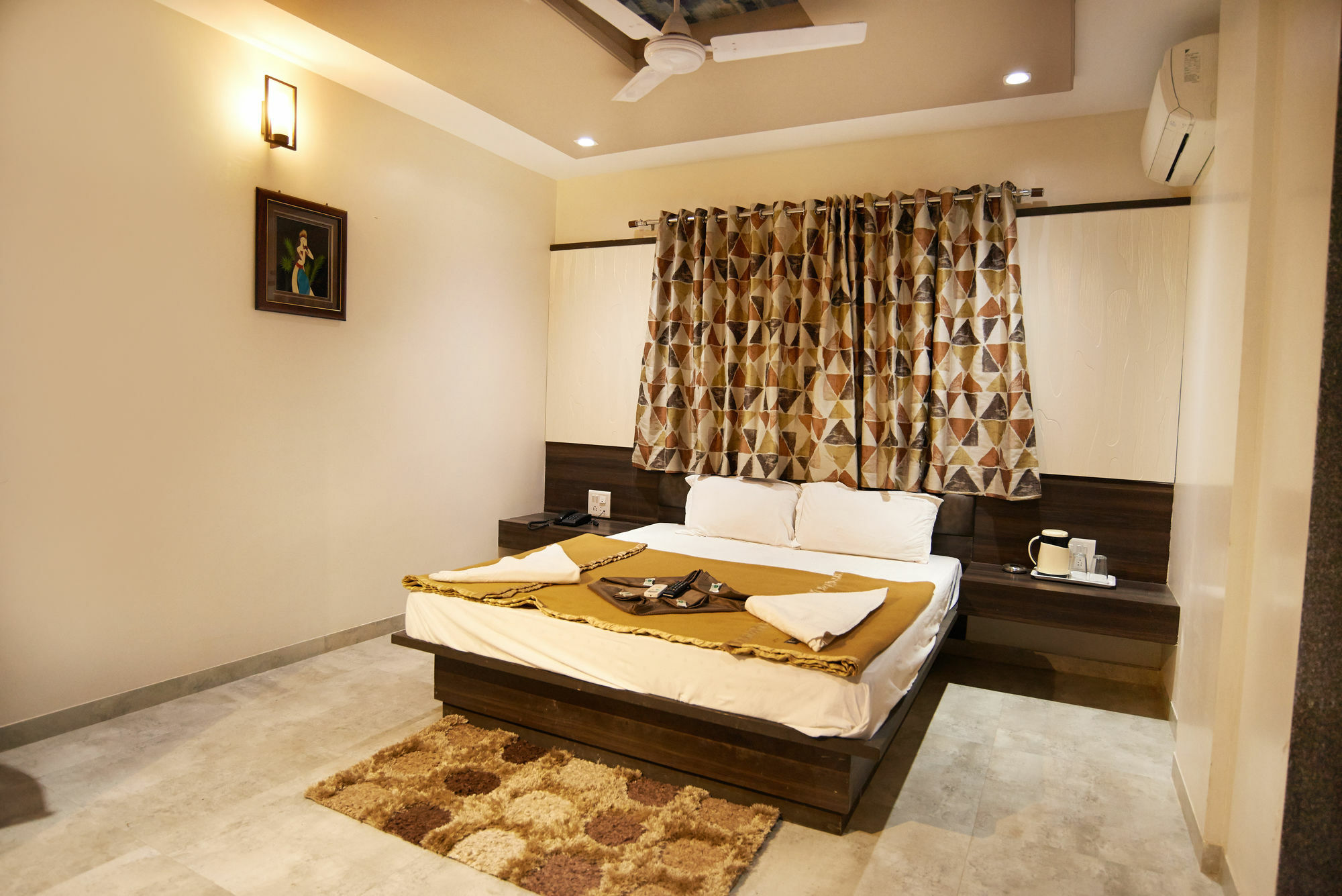 Hotel Sai Suraj Park Shirdi Ngoại thất bức ảnh