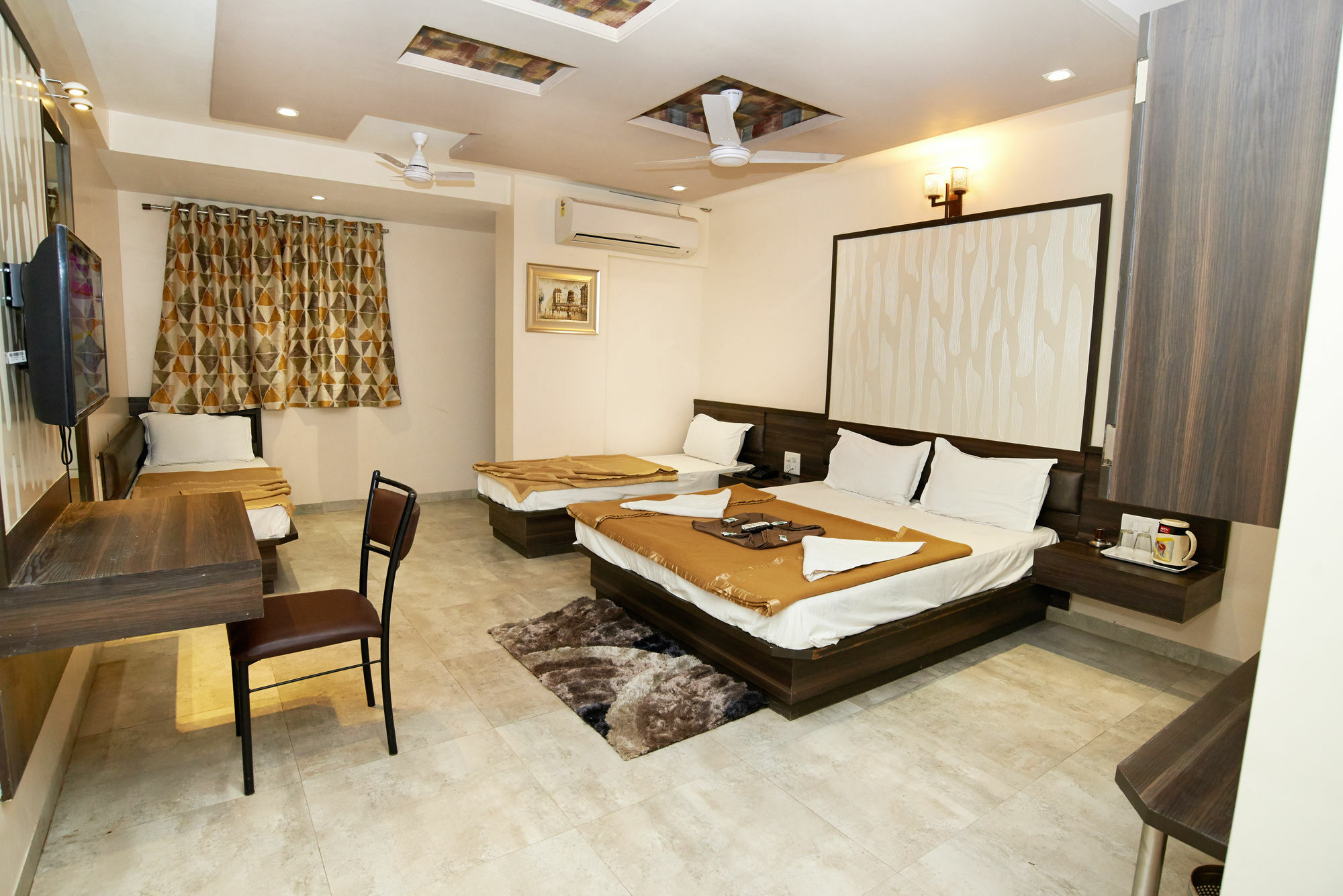 Hotel Sai Suraj Park Shirdi Ngoại thất bức ảnh