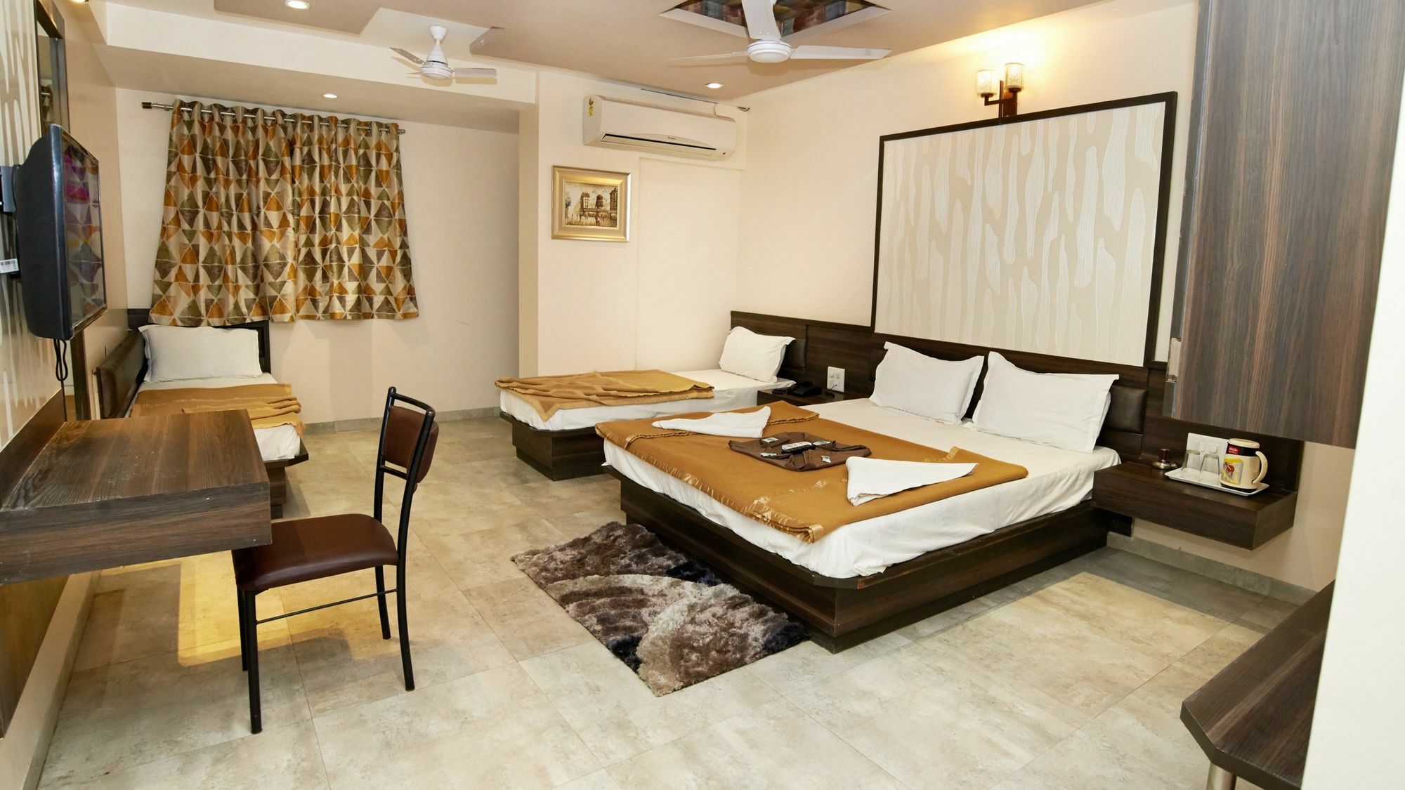 Hotel Sai Suraj Park Shirdi Ngoại thất bức ảnh