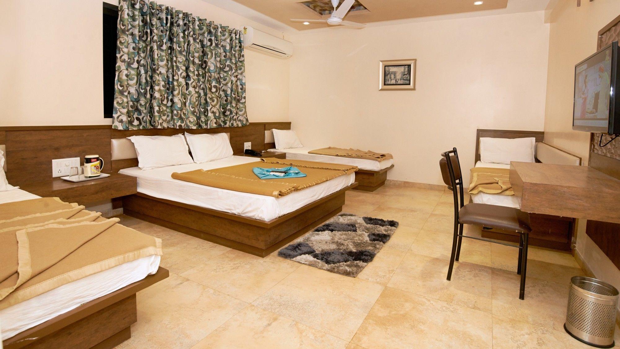 Hotel Sai Suraj Park Shirdi Ngoại thất bức ảnh
